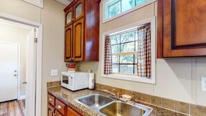 Interior - Cozy Williston Retreat Near WEC, HITS and Local Springs-Perfect for Show Stays 🐴 (Williston)
