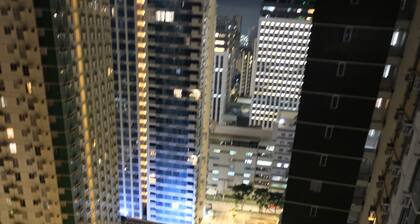 Spacious 41sqm Avida Riala w/ Work Desk in Cebu IT Park, Walkable to Ayala Mall