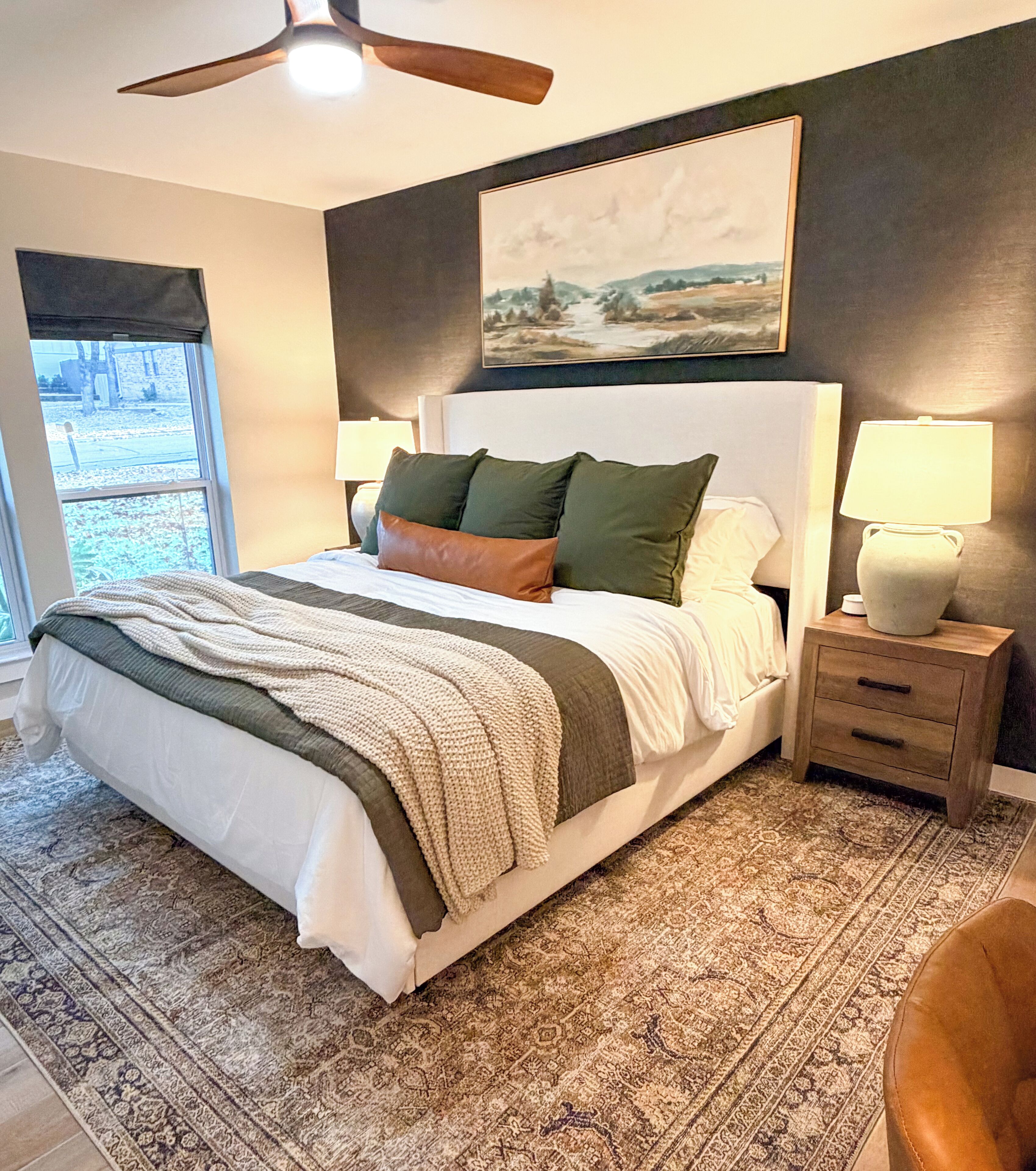 4 bedrooms, iron/ironing board, WiFi, bed sheets