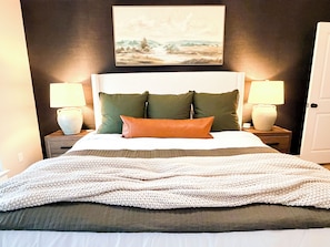 4 bedrooms, iron/ironing board, WiFi, bed sheets - Modern Farmhouse Design, Texas Charm! (Keller)