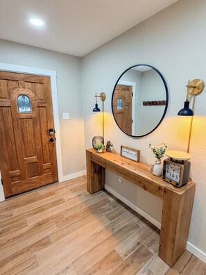 المنشأة من الداخل