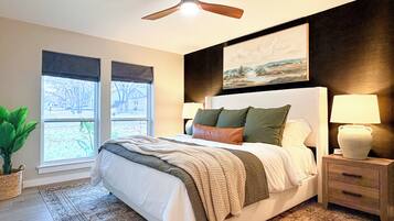 4 bedrooms, iron/ironing board, WiFi, bed sheets