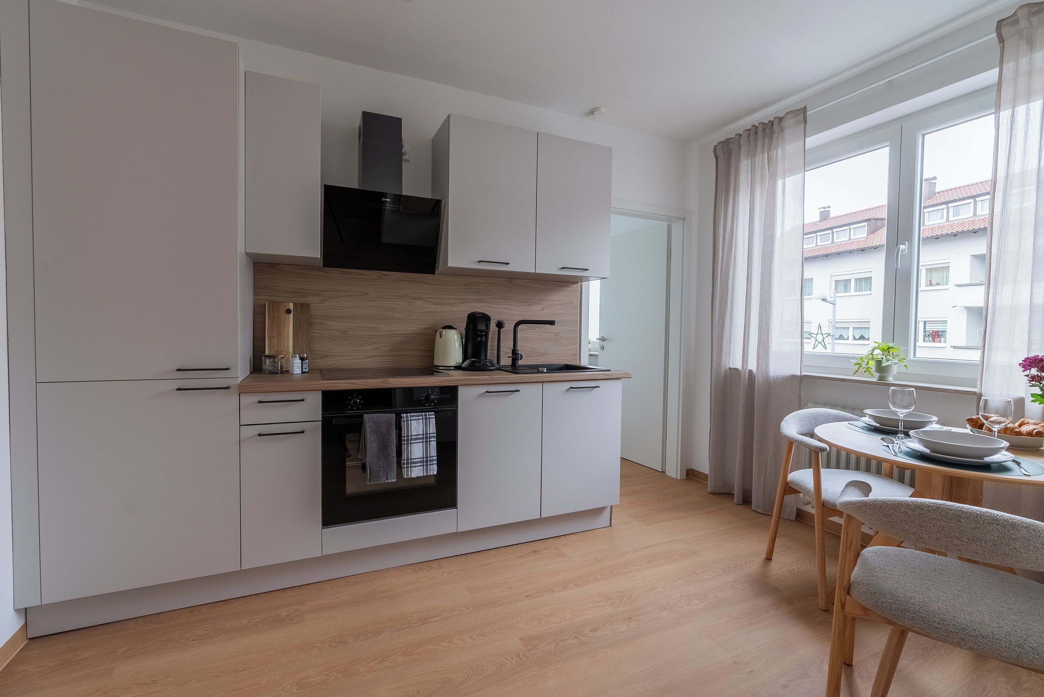 Ugn, spishäll och diskmaskin