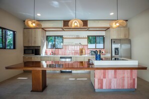 Fridge, microwave, oven, stovetop - Greek Style House surrounded by Nature in Nosara (Nosara)