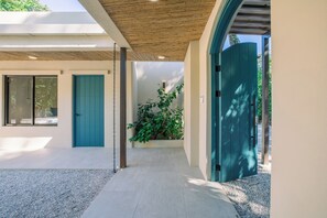 Exterior detail - Greek Style House surrounded by Nature in Nosara (Nosara)