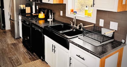 An off-the-grid refuge in the heart of O'Keeffe Country