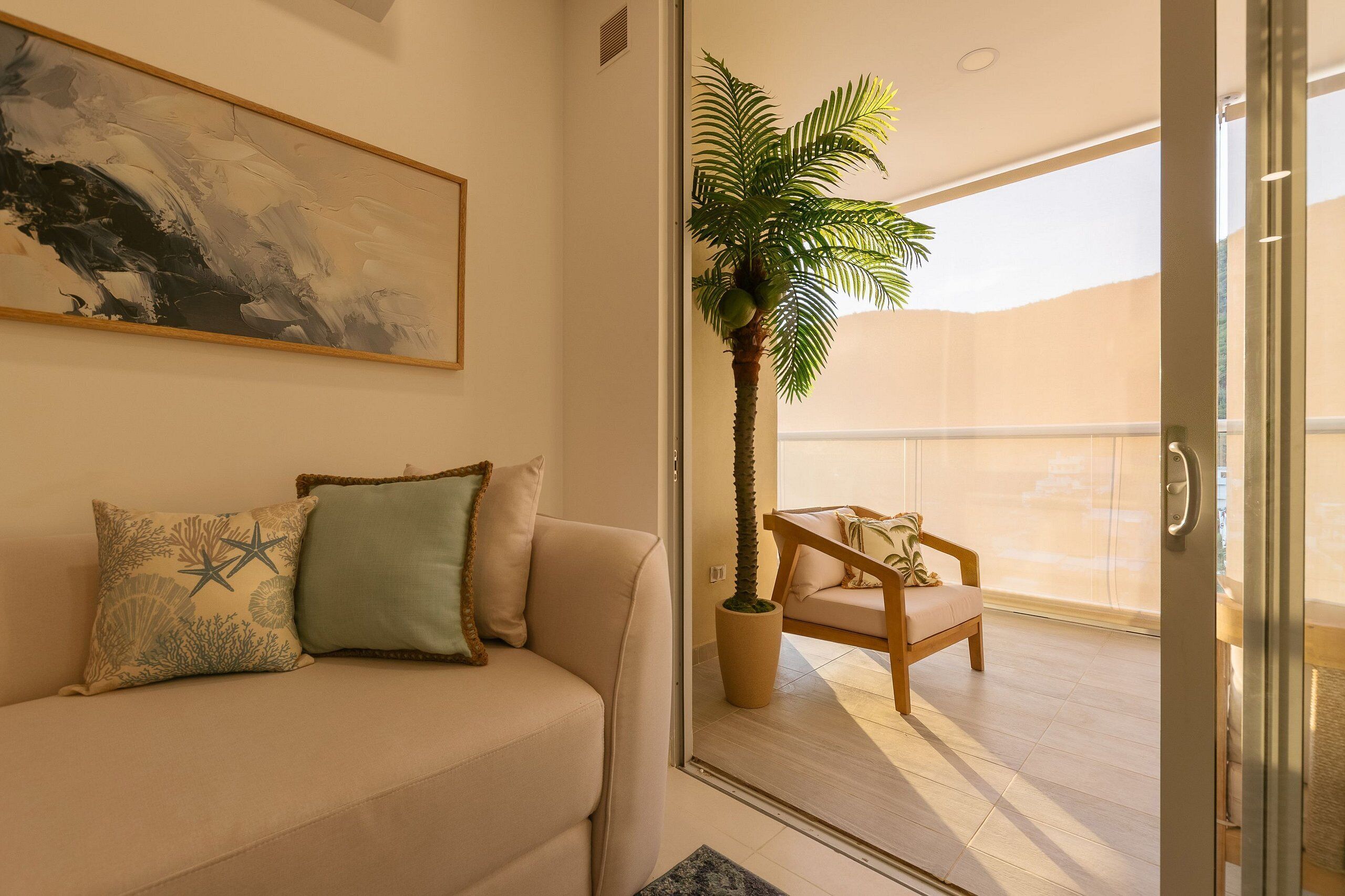 Deluxe appartement | Woonruimte | Een televisie