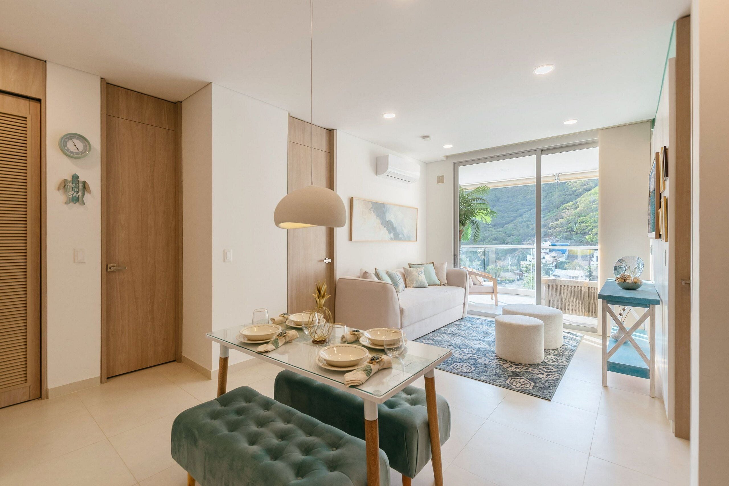 Deluxe-Apartment | Wohnbereich | Fernseher
