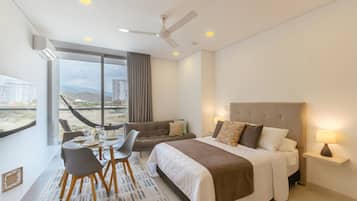 Premium Apartment | Iron/ironing board, free WiFi