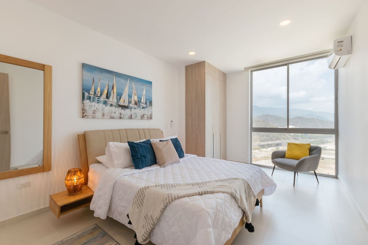 Apartamento luxo | Ferros/tábuas de passar roupa, Wi-Fi de cortesia