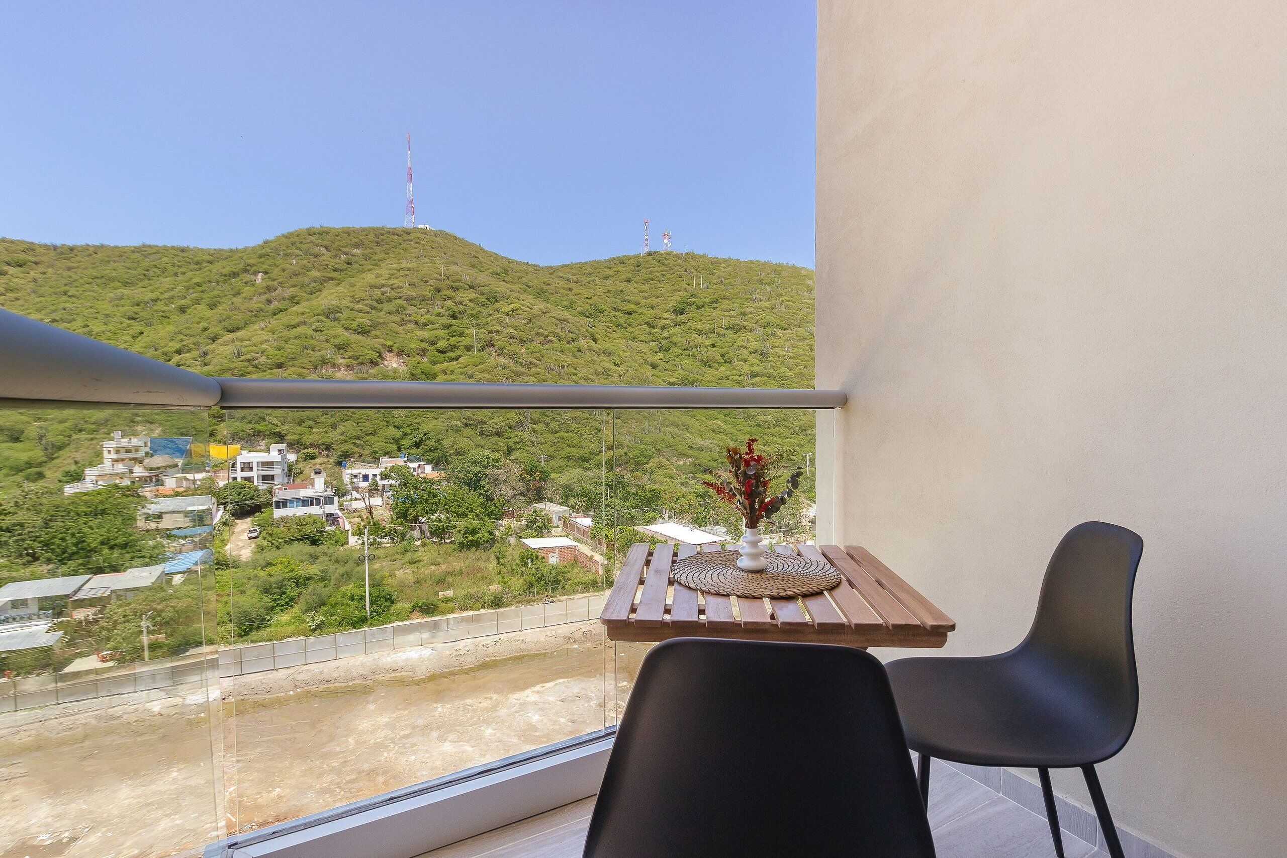 Apartment | Outdoor dining