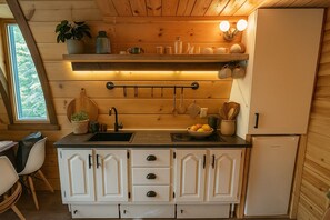 Private kitchen - Dôme des Cimes | Pod moderne perché avec vue imprenable (Hebertville)