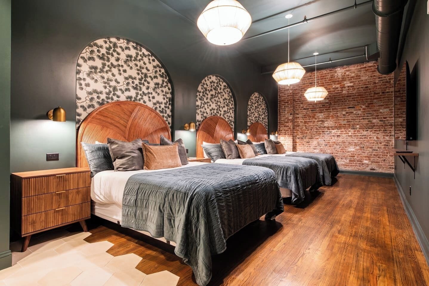 1 habitación, caja de seguridad en la habitación y cuna de viaje 