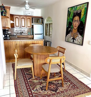 Dining - Cozy Mexican-style oceanfront apartment located 5min away from PVs main scene. (Puerto Vallarta)