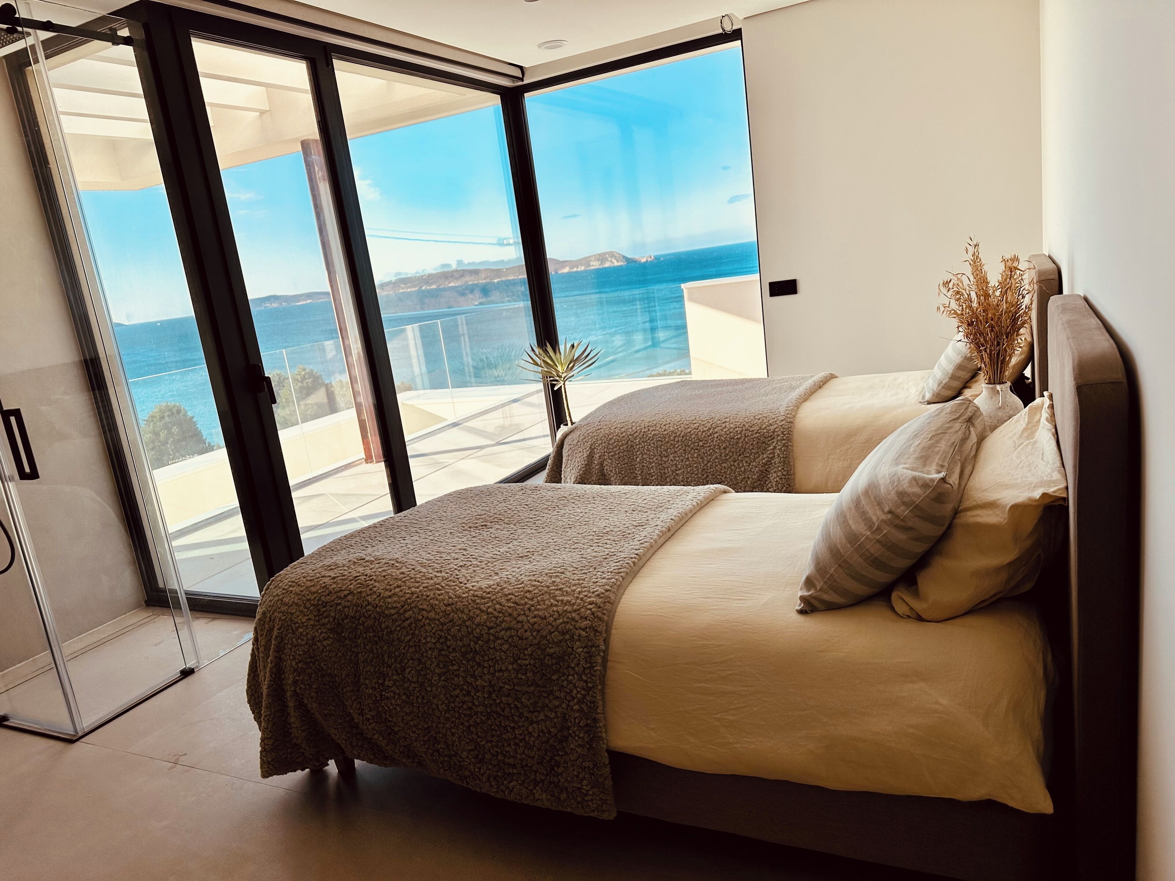 5 soverom, strykejern/-brett, wi-fi og sengetøy