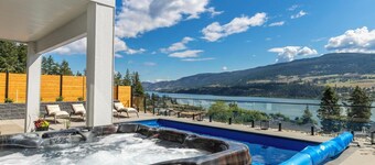 The View 5 Bedroom 3 Bath Pool and Hot Tub