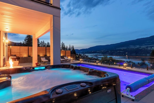 Outdoor spa tub - The View 5 Bedroom 3 Bath Pool and Hot Tub (Lake Country)