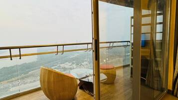 Suite Studio Luxe, vue ville | Coin séjour
