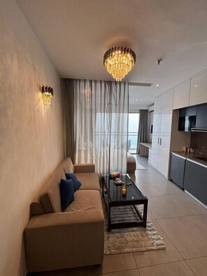 Luxury Studio Suite, City View | Desk, laptop workspace, free WiFi - OnlyStay Villa Vista Supernova (Noida)