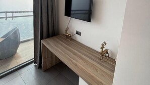 Suite Studio Luxe, vue ville | Coin séjour