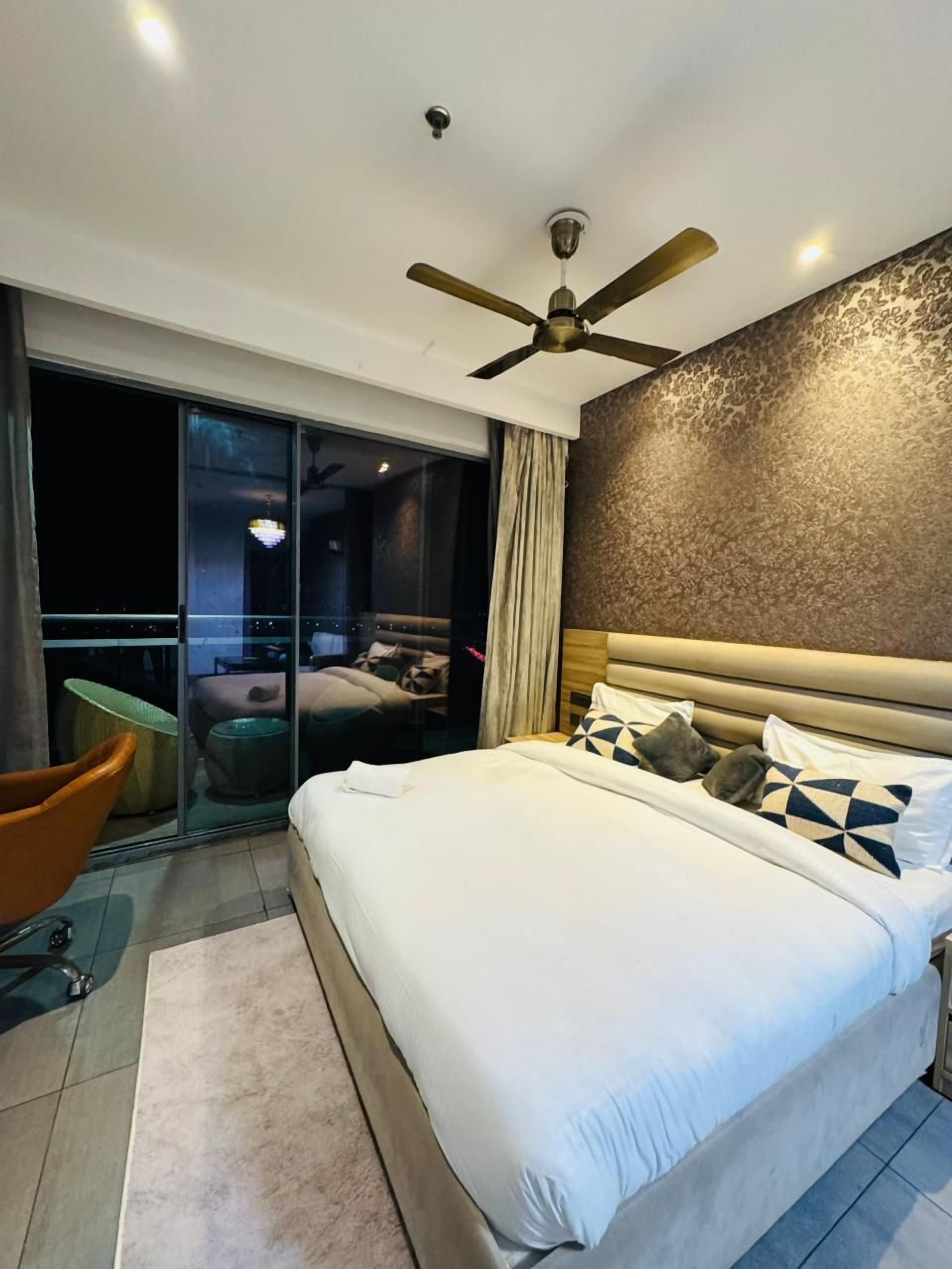 Shower, free toiletries, towels, soap