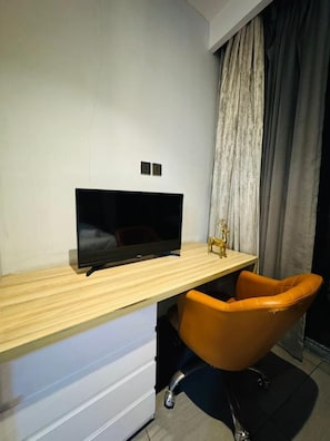 Luxury Studio Suite, City View | Living area - OnlyStay Villa Vista Supernova (Noida)