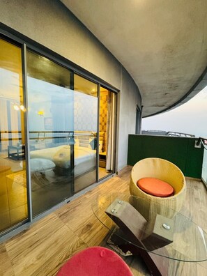Luxury-Studiosuite, Stadtblick | Wohnbereich