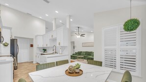 Dining - Poolside Paradise - 3 BR with Game Room & Pool Table! (Ocala)