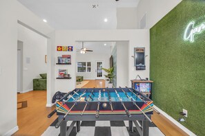 غرفة الألعاب