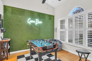 غرفة الألعاب