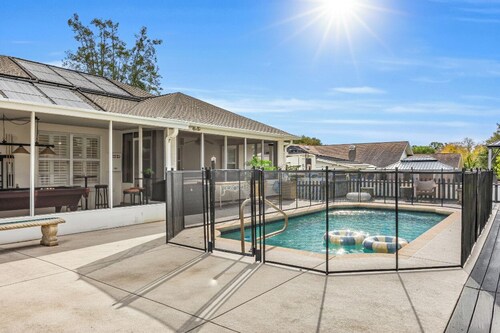 Poolside Paradise - 3 BR with Game Room & Pool Table!