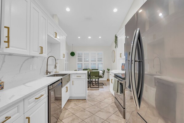 المنشأة من الداخل