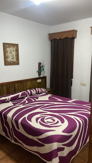 Iron/ironing board, Internet, bed sheets - Seven lagoons apartments (Trevélez)