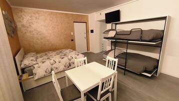 1 bedroom, free WiFi, bed sheets