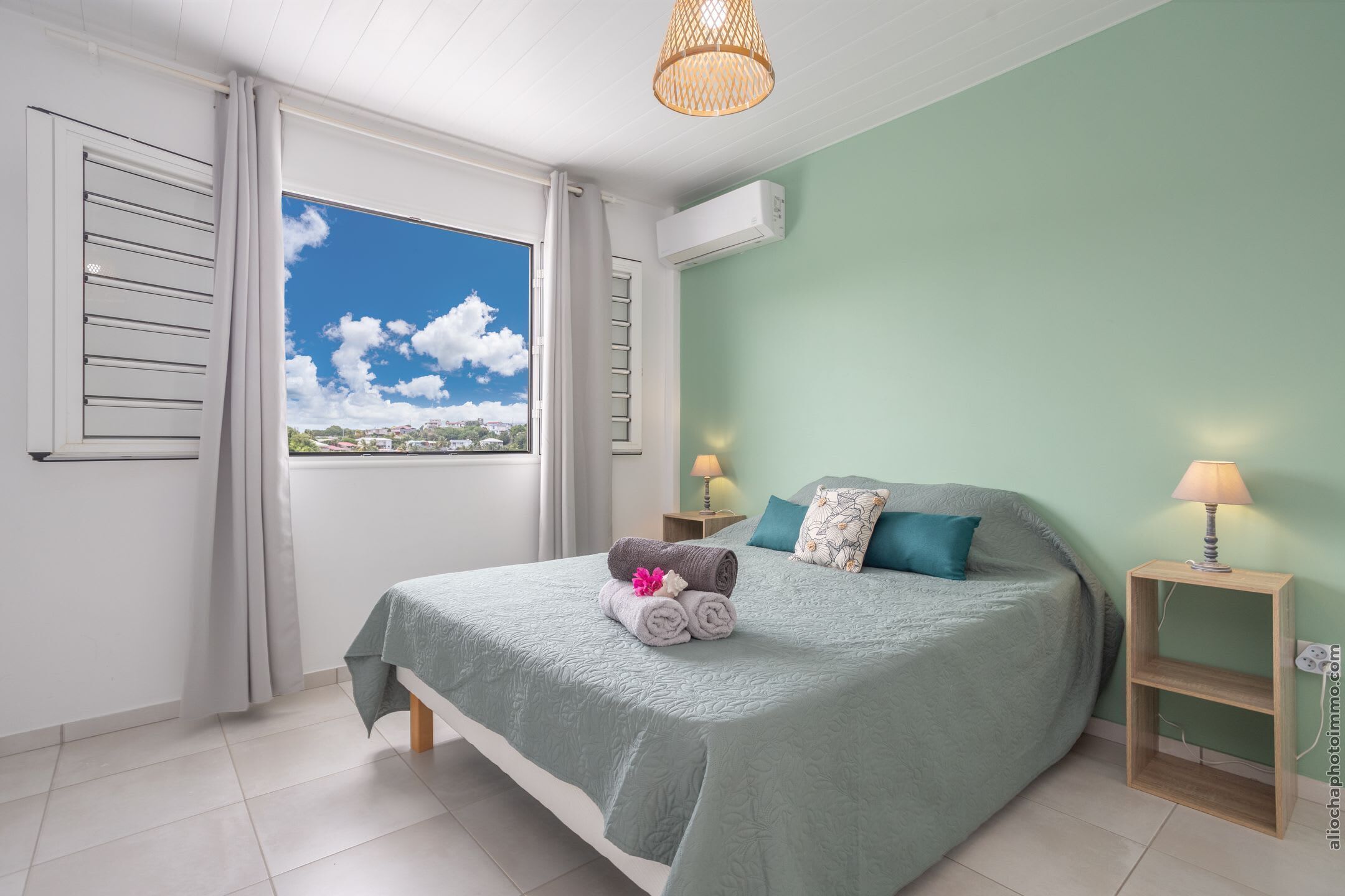 2 chambres, fer et planche à repasser, Wi-Fi, draps fournis