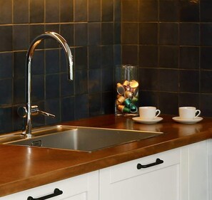 Fridge, microwave, oven, stovetop - Apt Fort-de-France Didier : Terrace Pool Park (Fort-de-France)