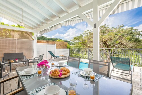 Gato Sison - 2 Bedroom House - Pool with Sea View