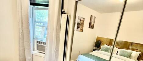 2 chambres, fer et planche à repasser, lit parapluie, Wi-Fi gratuit