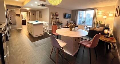 The Lux Boutique Suite - Downtown Condo