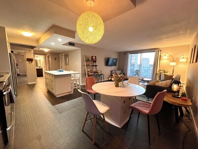 The Lux Boutique Suite - Downtown Condo