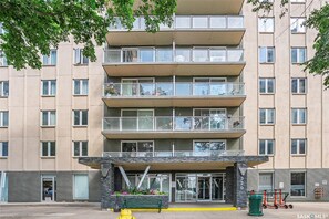 Exterior - The Lux Boutique Suite - Downtown Condo (Saskatoon)
