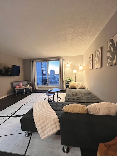 The Lux Boutique Suite - Downtown Condo
