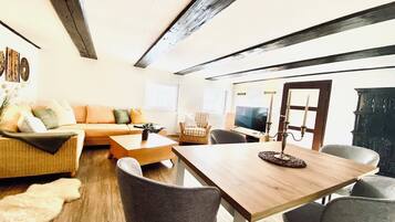 Smart TV, books, stereo