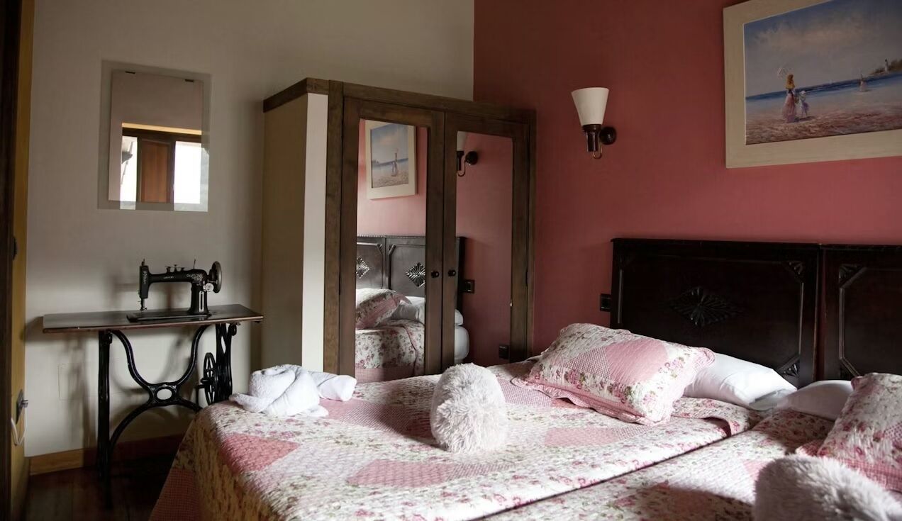 Hus - uteplats - utsikt mot bergen | Unika möbler, gratis wi-fi och sängkläder