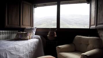 Mobiliari individual, wifi gratuïta i roba de llit