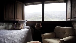 Individually furnished, free WiFi, bed sheets - La Quintana de Antón (Lena)