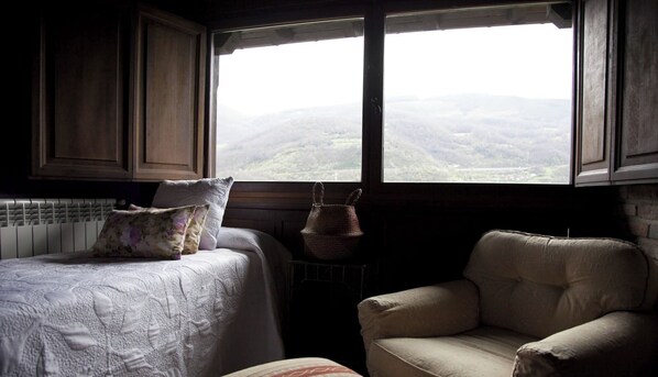 House, Patio, Mountain View | Interior - La Quintana de Antón (Jomezana de Abajo)