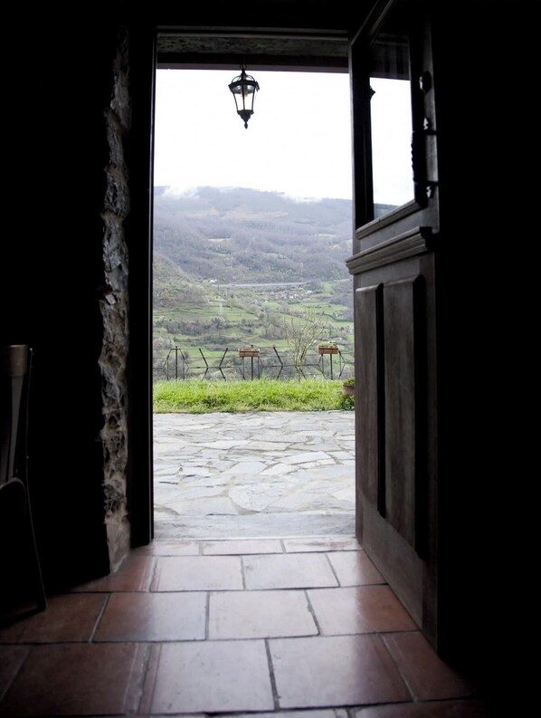 Casa, patio, vista montagna | Interni