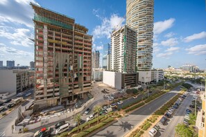 House - Stayshort - Stylish 1-bedroom Retreat in JVC That Sleeps 2 (Dubai)