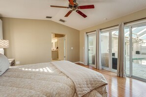 Desk, iron/ironing board, Internet, bed sheets - Great for Digital Nomads! Spacious Home in Largo (Largo)